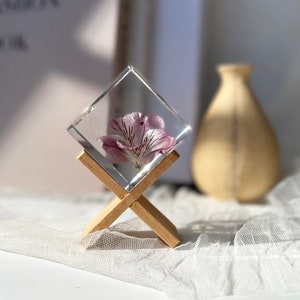 Alstroemeria Flower Resin Art: Friendship Gift with Stand